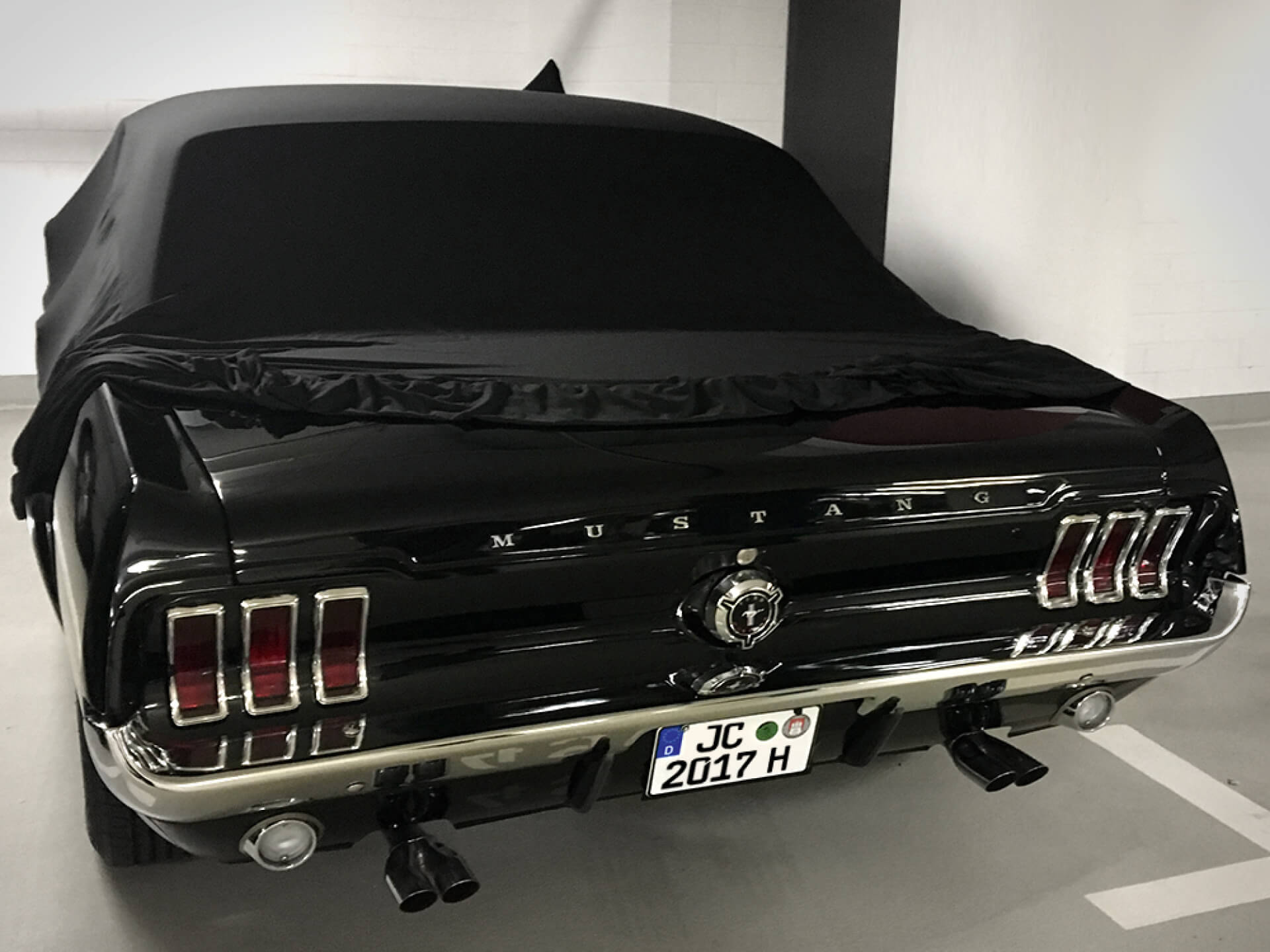 Ford Mustang car battery storage