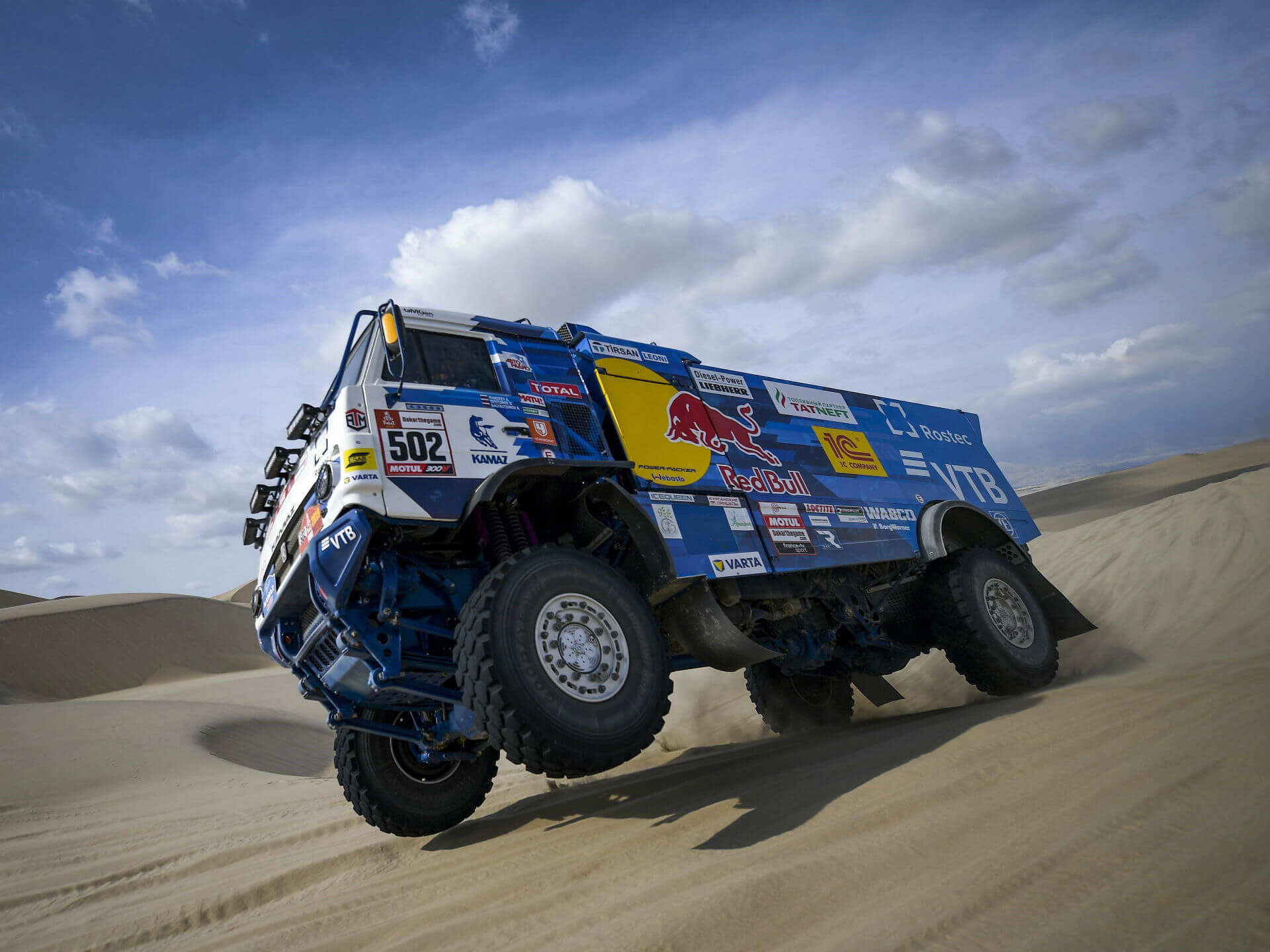 Victoire historique de l’équipe de camions KAMAZ sponsorisée par VARTA